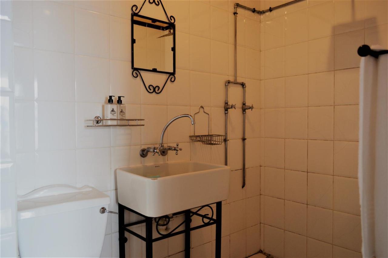 Point Village Guest House Мозел Бей Екстериор снимка