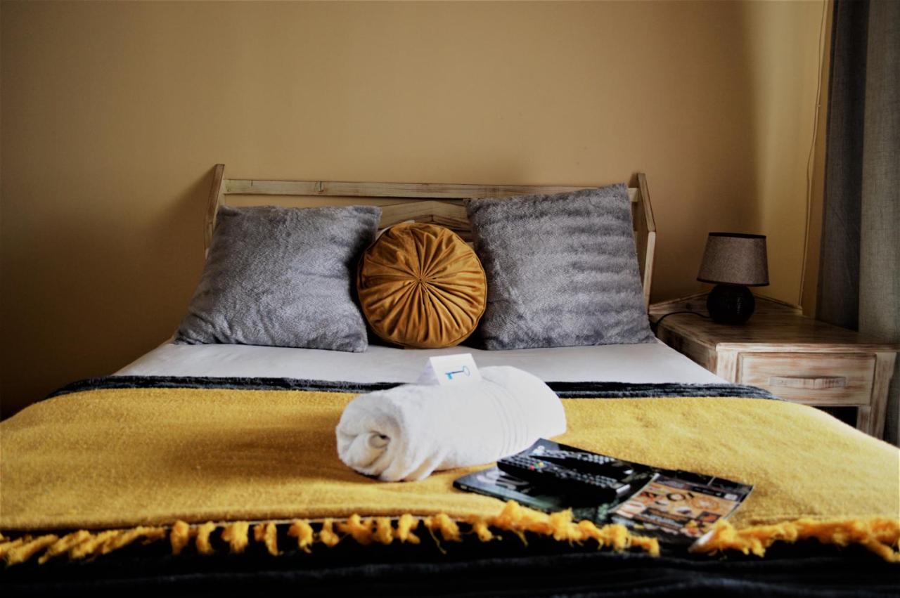 Point Village Guest House Мозел Бей Екстериор снимка