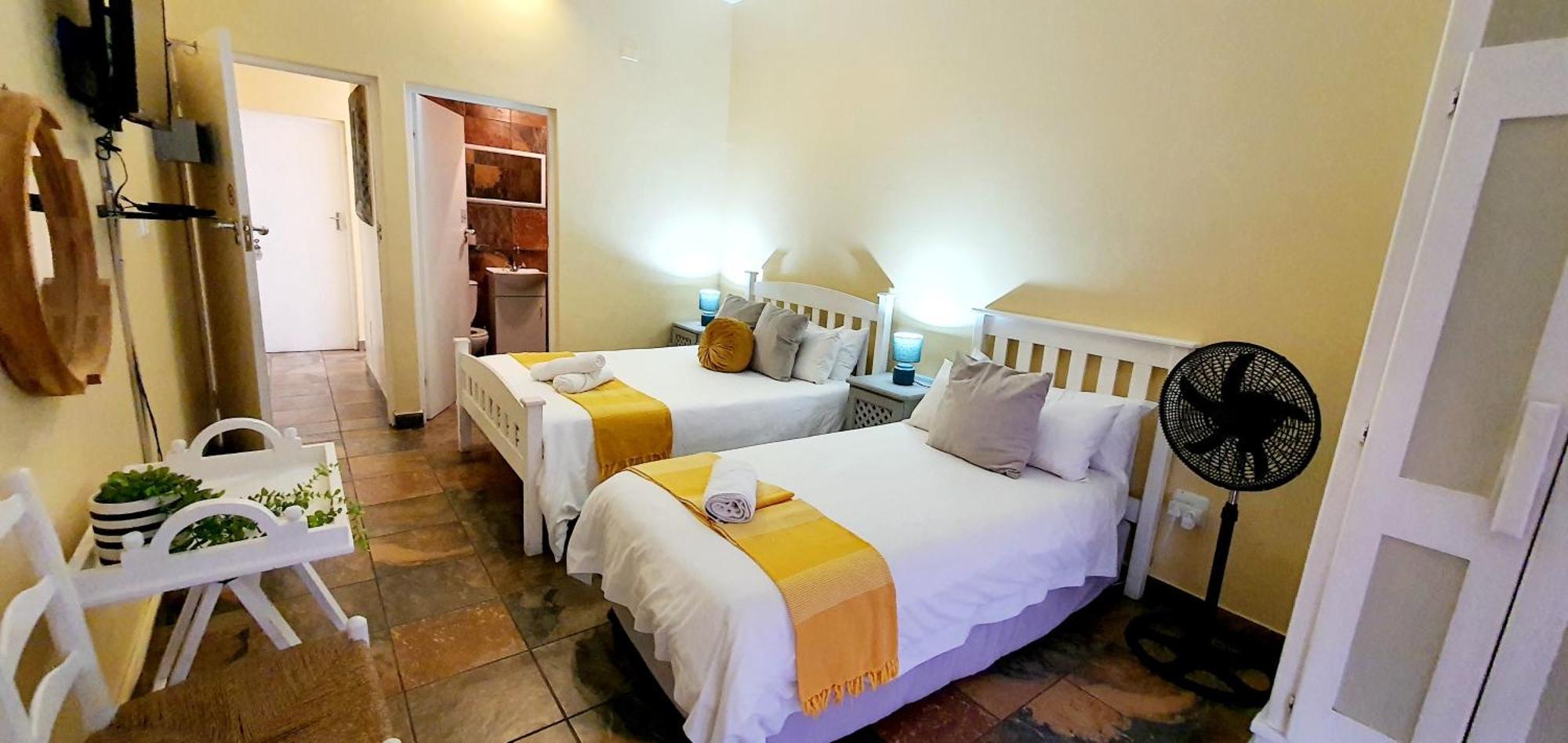 Point Village Guest House Мозел Бей Екстериор снимка